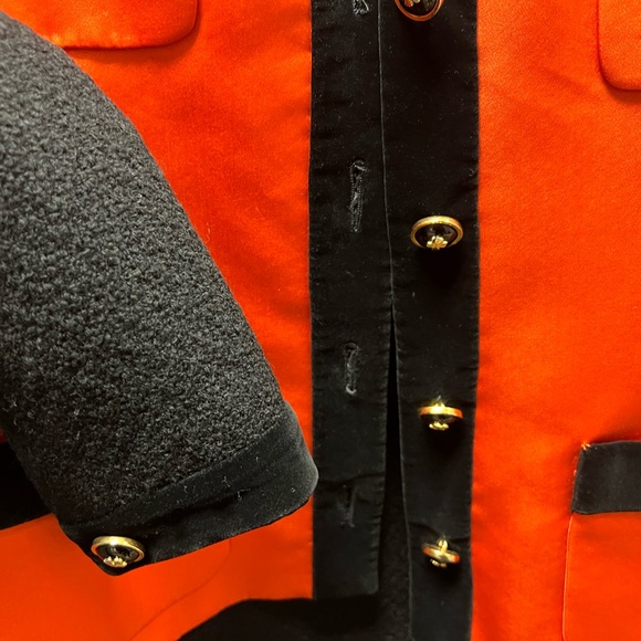 Chanel suit - Picture 8 of 8